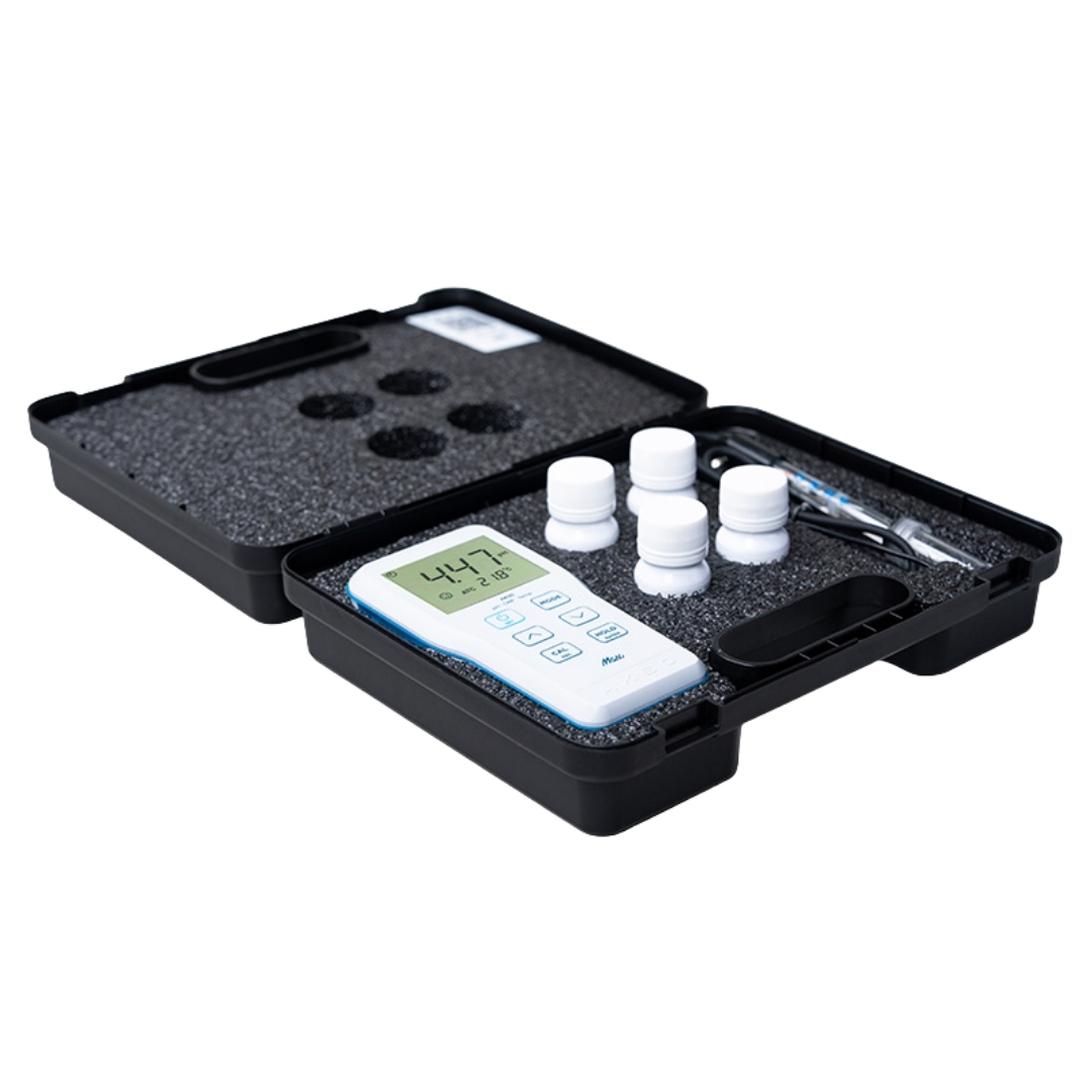 medidor AKSO AK110 MAX con estuche y soluciones de calibración